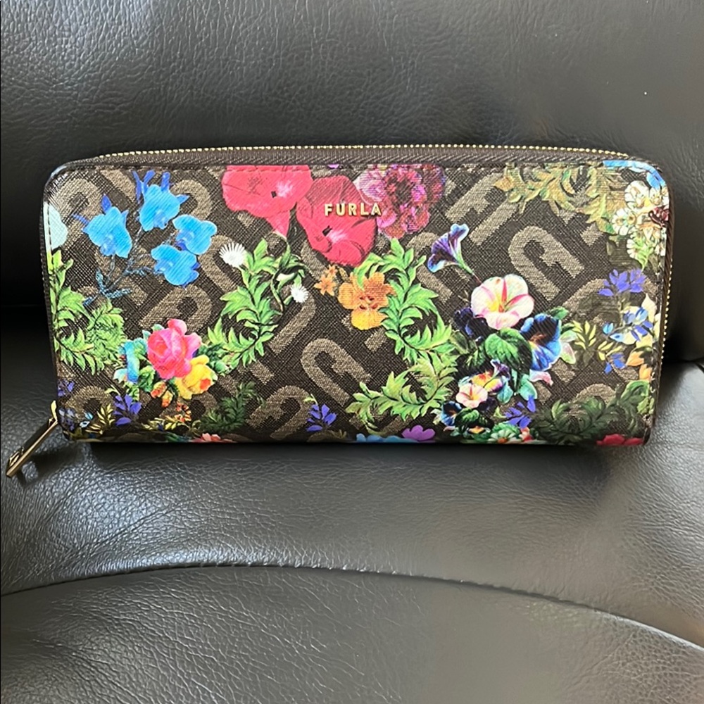 New Furla Multicolor Floral Zippy w/ COA Card Full Inclusion